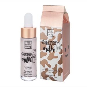 The beauty crop Glow Milk Shade Blind Date  Illuminator